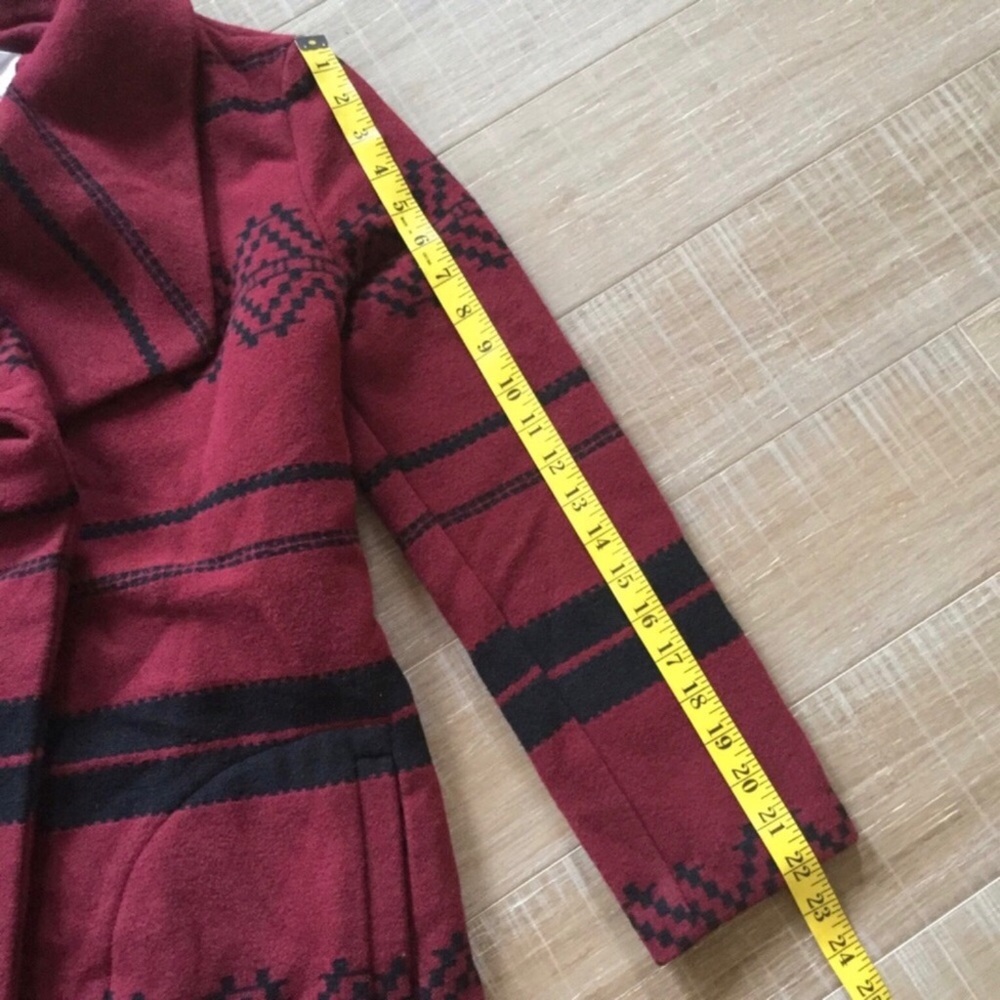 BB DAKOTA NWT Aztec Print Fleece Coat Sz Small - Picture 8 of 8